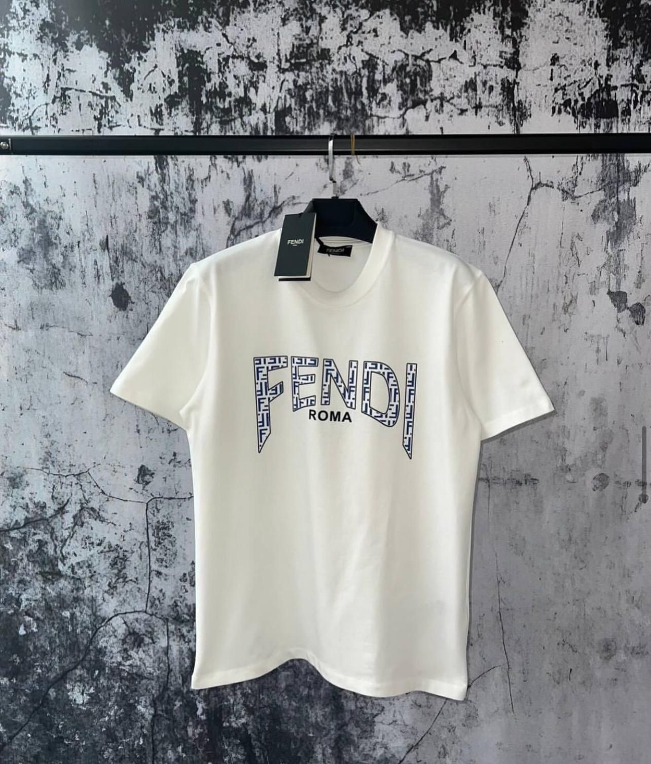 2 x 1 : T-shirt Fendi