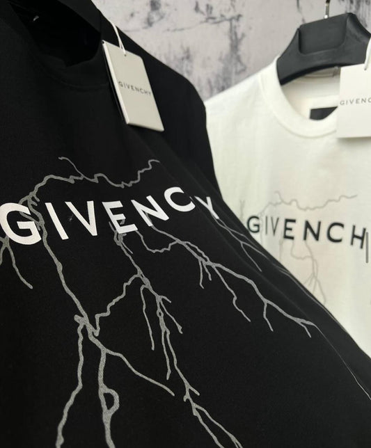 2 x 1 : T-shirt Givenchy