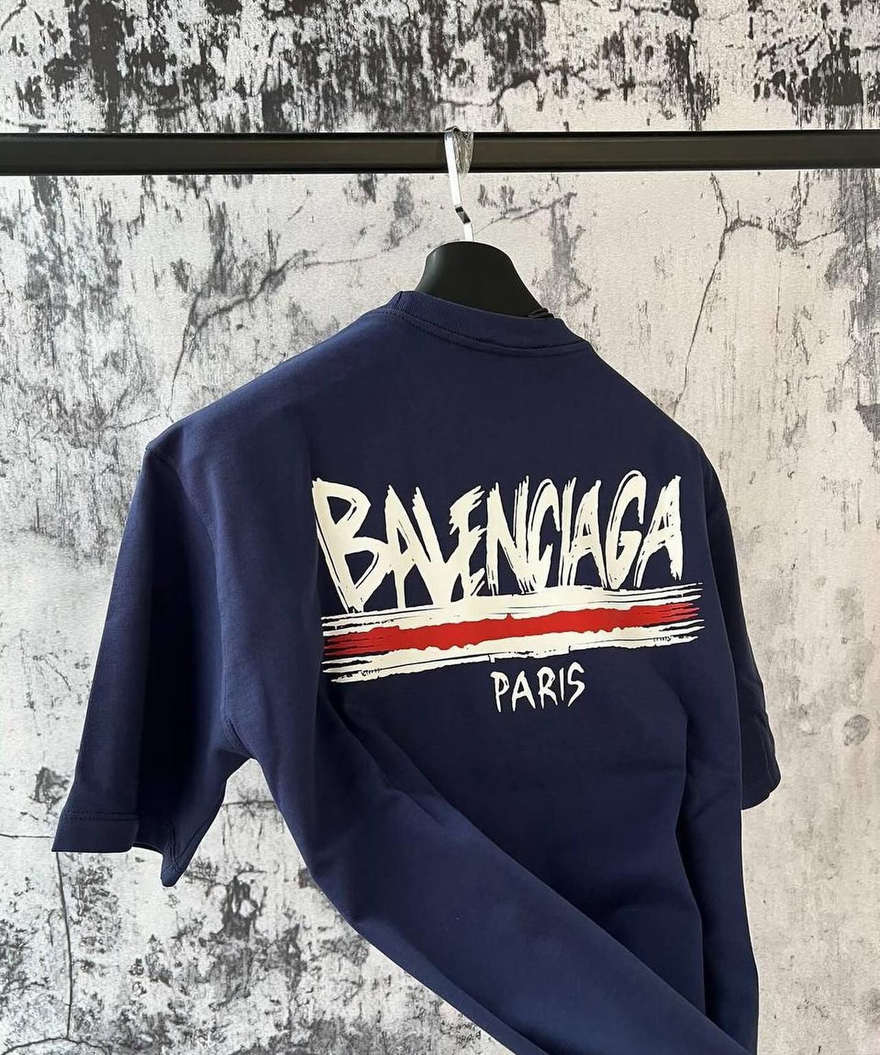 2 x 1 : T-shirt Balenciaga